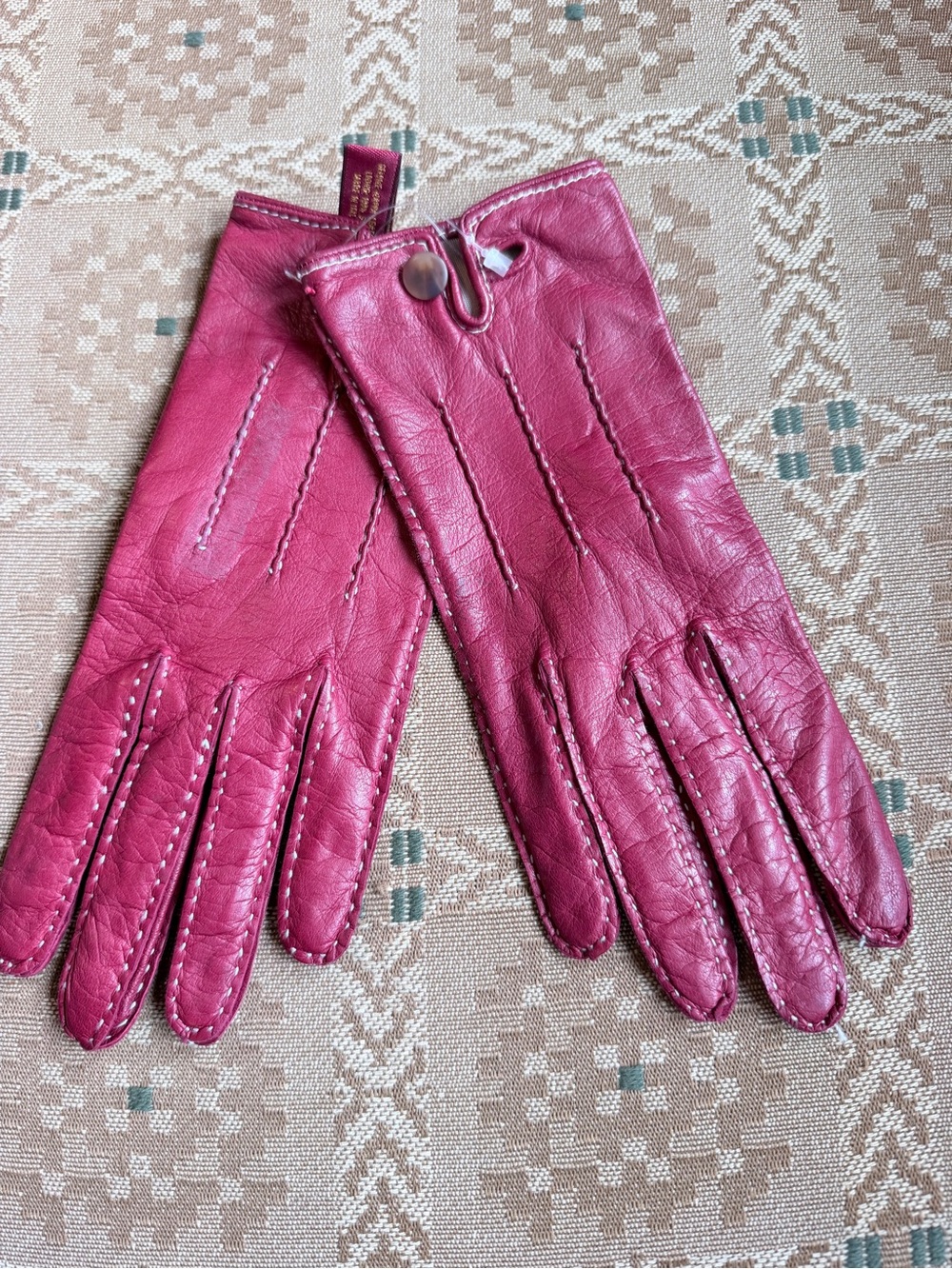 Cole Haan Dark Red Leather Gloves Size 7.5 Contrast Stitch Snap Wrist